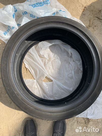 Pirelli P Zero 285/35 R21