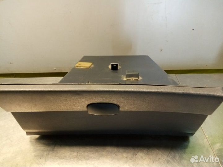 Бардачок Nissan Qashqai+2 JJ10E MR20DE 2010