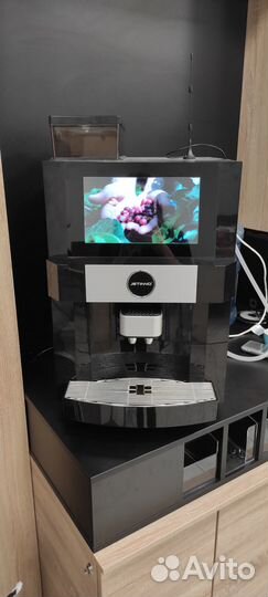 Профессиональная кофемашина для кофейни