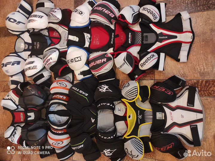 Коньки хоккейные защита щитки краги клюшка шлема