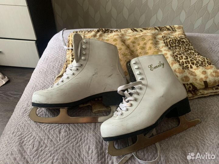 Коньки для фигурного катания Emily