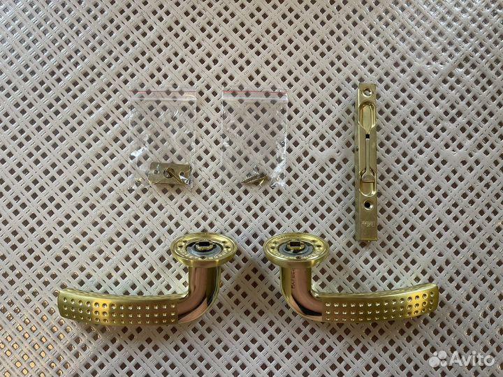 Дверная ручка + шпингалет