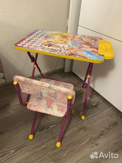 Детский стол со стулом
