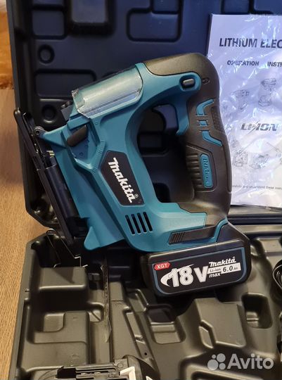 Лобзик аккумуляторный Makita в кейсе+2акб+зарядка