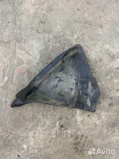 Уголок подкрылка правый bmw x5m x6m f85 f86