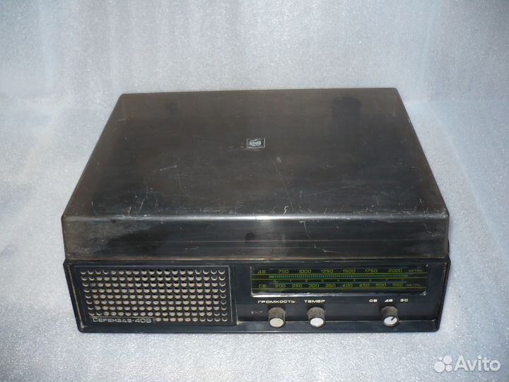 Проигрыватель виниловых пластинок 