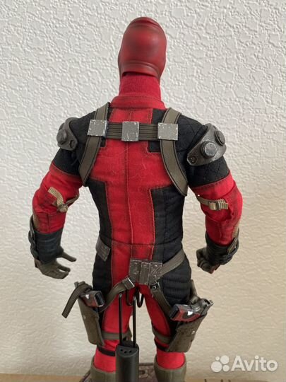 1/6 фигурка Sideshow Deadpool