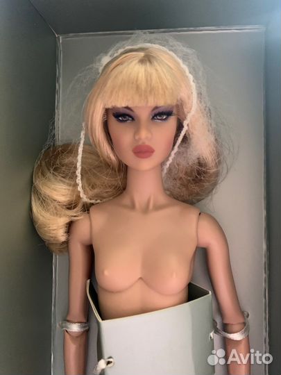 Fashion royalty integrity toys ayumi