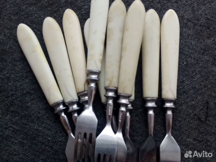 Вилки с белой ручкой