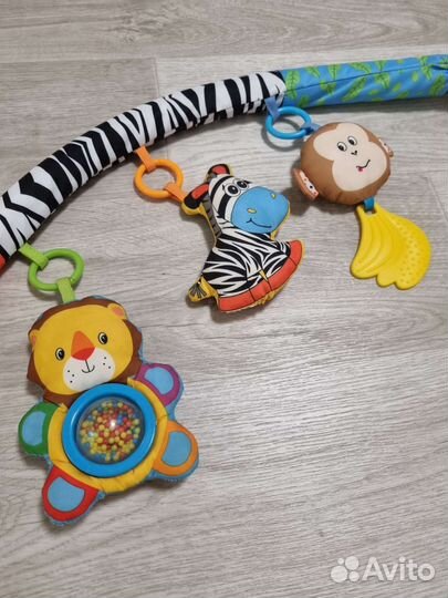 Дуга с игрушками