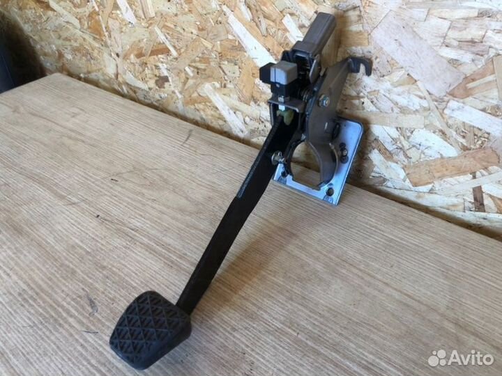 Педаль тормоза Ssangyong Actyon