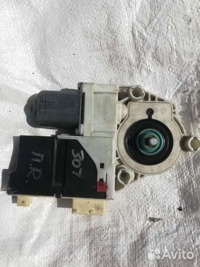 Стеклоподъёмник электрический на Пежо 307