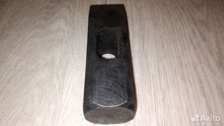 Молоток 1,3 кг