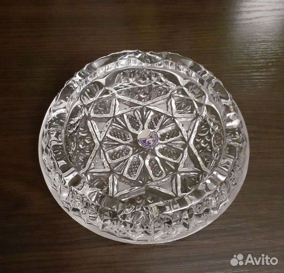 Хрустальная фирменная пепельница