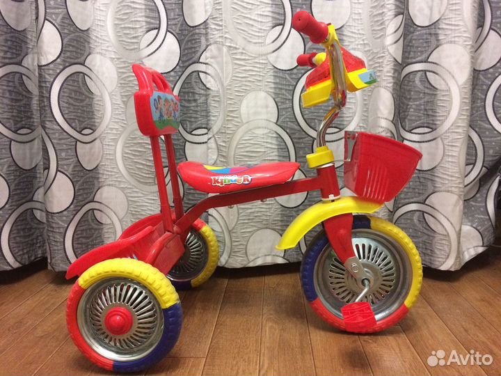 Трехколесный велосипед