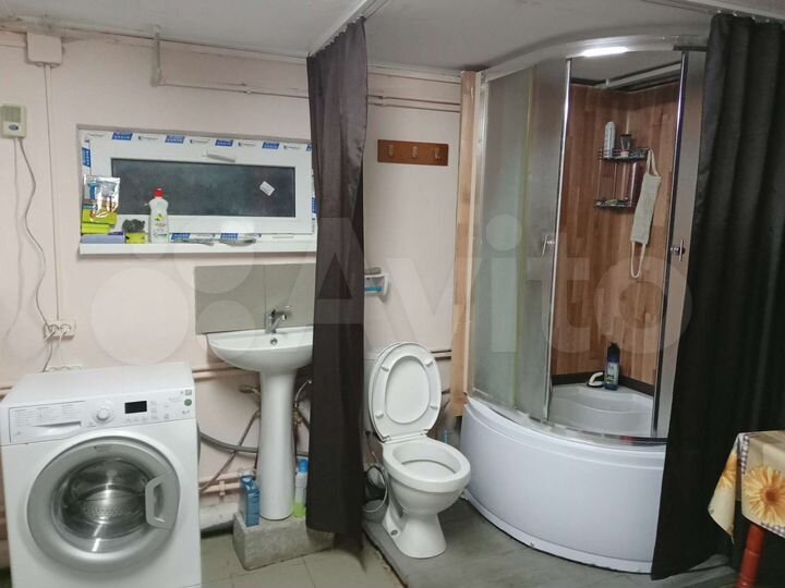 Комната 40 м² в 2-к., 1/3 эт.