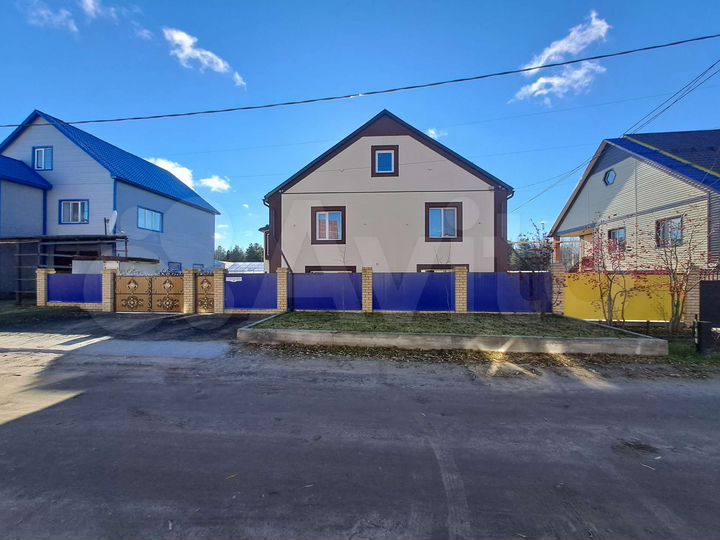 Дом 283,8 м² на участке 7,3 сот.