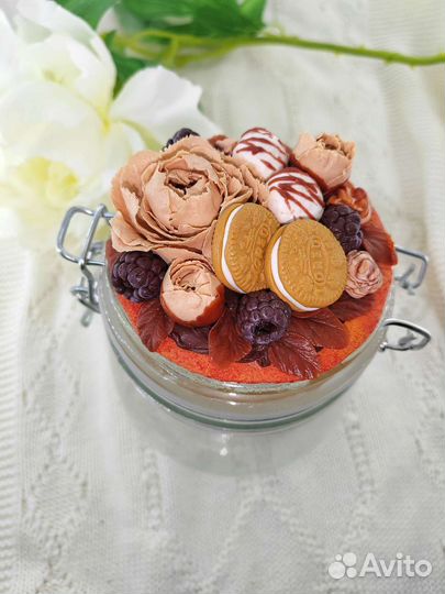 Посуда с декором ручной работы