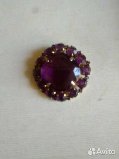 Старинная брошь