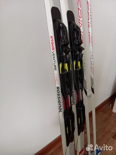 Rossignol лыжи беговые с креплениями Fisher