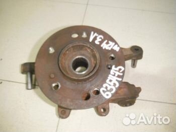 Кулак задний правый