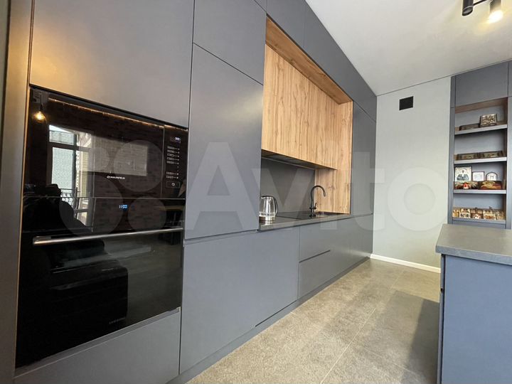 2-к. квартира, 80 м², 2/6 эт.