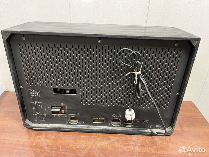 Ламповый приёмник Philips.151