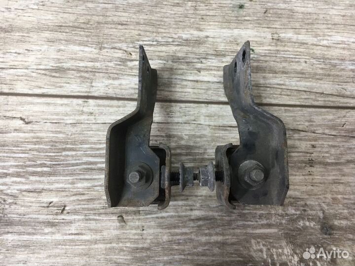 Крепление радиатора кондиционера Toyota Wish I рестайлинг (2005—2009)