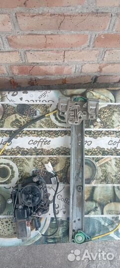 Электростеклоподъемники на задние двери приора2