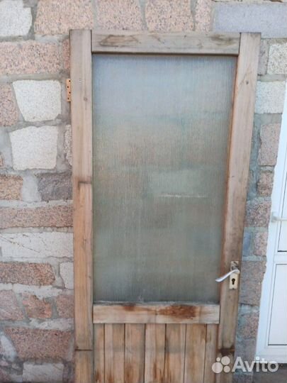 Дверь деревянная со стеклом