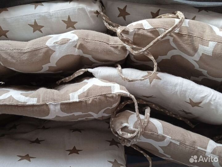 Бортики в детскую кроватку, в хорошем состоянии