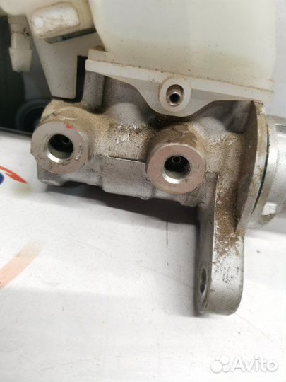 Главный тормозной цилиндр Suzuki Grand Vitara 2