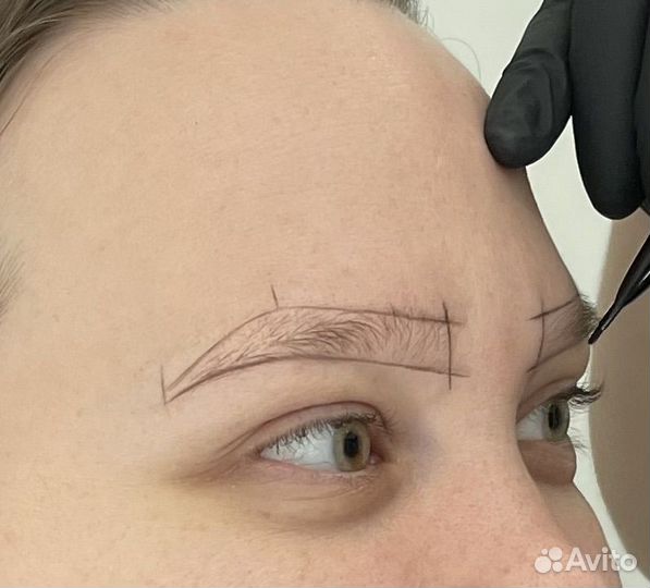 Модель на перманентный макияж бровей