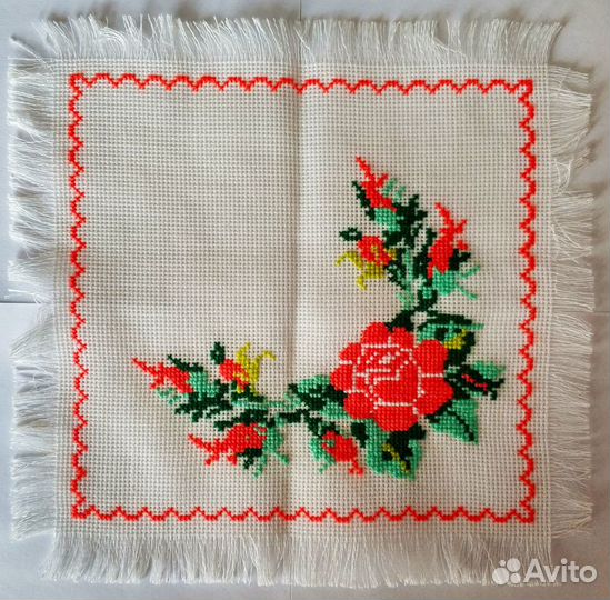 Декоративная салфетка для кухни, вышитая крестиком