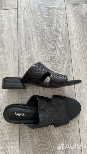 Шлепанцы женские