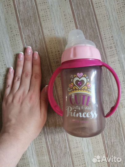 Поильник для девочки Canpol 6 мес. +