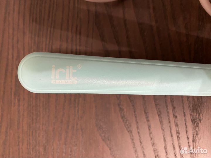 Выпрямитель для волос новый