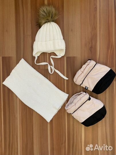 Шапка, пинетки, комбинезон, варежки, постельное