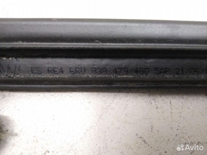 Уплотнитель (внутри) Polo (Sed RUS) 2011