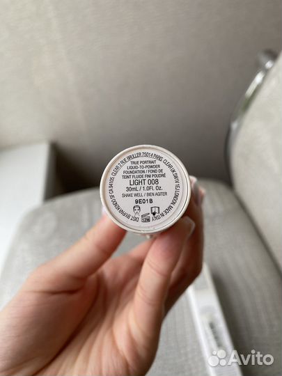 Тональная основа Kat Von D True Portrait 008 light