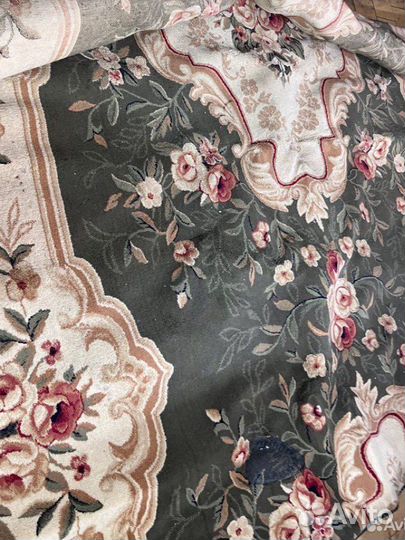 Ковёр б/у размер шр 2,40 м в дл 3,75м