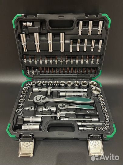 Набор инструментов для автомобиля