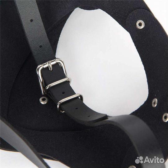 Маска из кожи