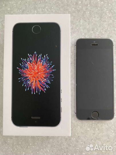 Телефон iPhone SE