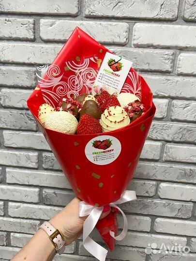 Букет из клубники в шоколаде,клубничный букет