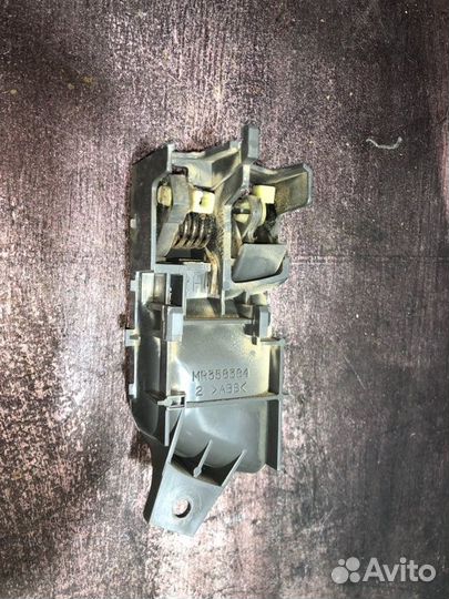 Ручка двери внутренняя задняя правая Mitsubishi