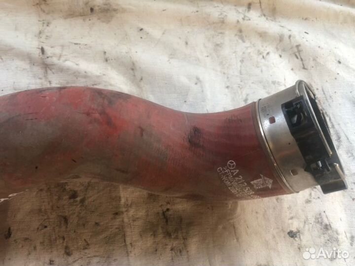 Патрубок интеркулера правый Mercedes-Benz E-Class