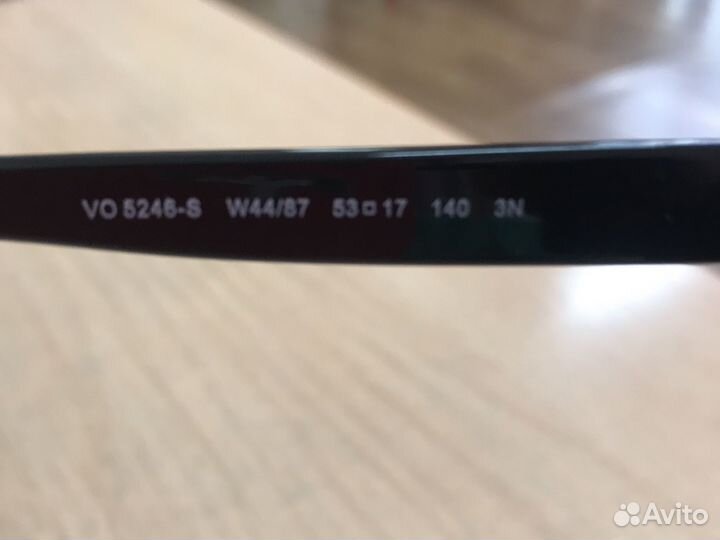 Солнцезащитные очки vogue