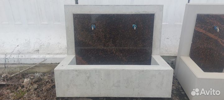 Урна из архитектурного белого бетона