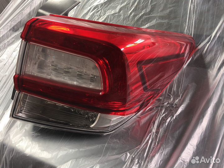 Продам фонарь задний правый,на Subaru XV 2017-2019